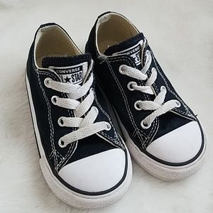 Converse black tennis